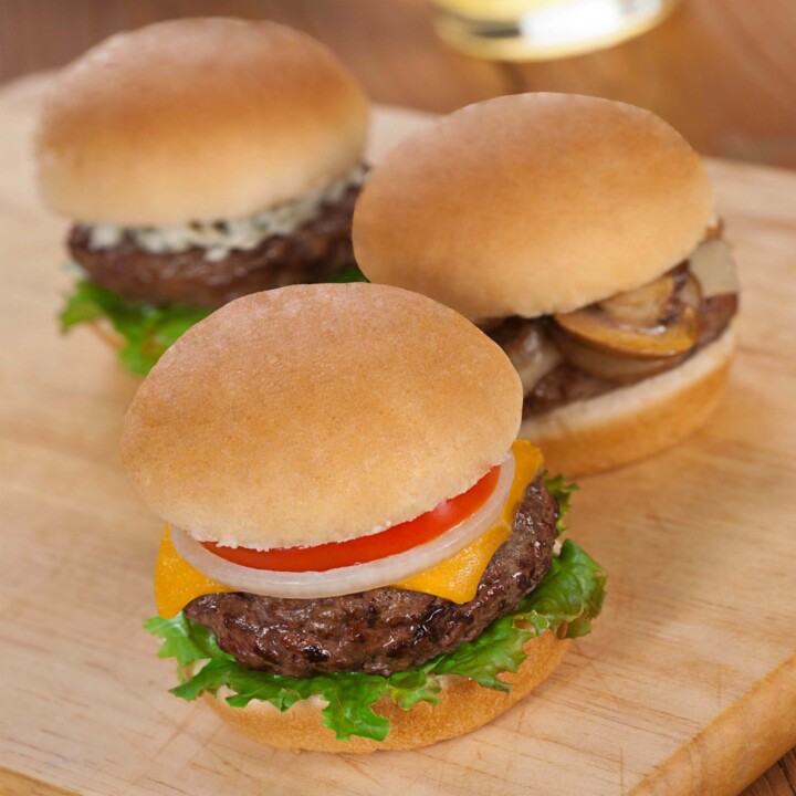 Flame Broiled Mini Beef Patties With Soy And Whole Grain Buns 72/1.8 Oz